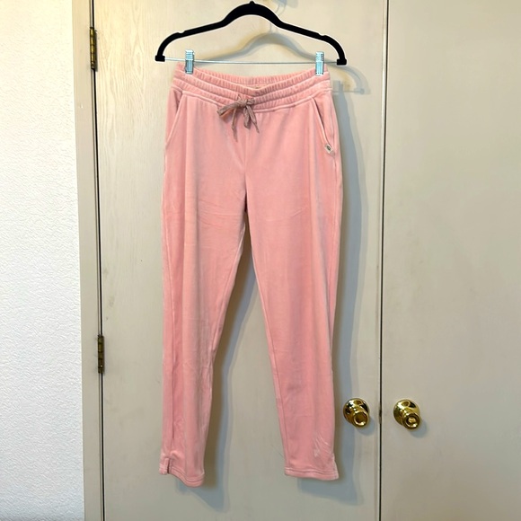UGG women’s sweatpant suit. - Picture 2 of 2